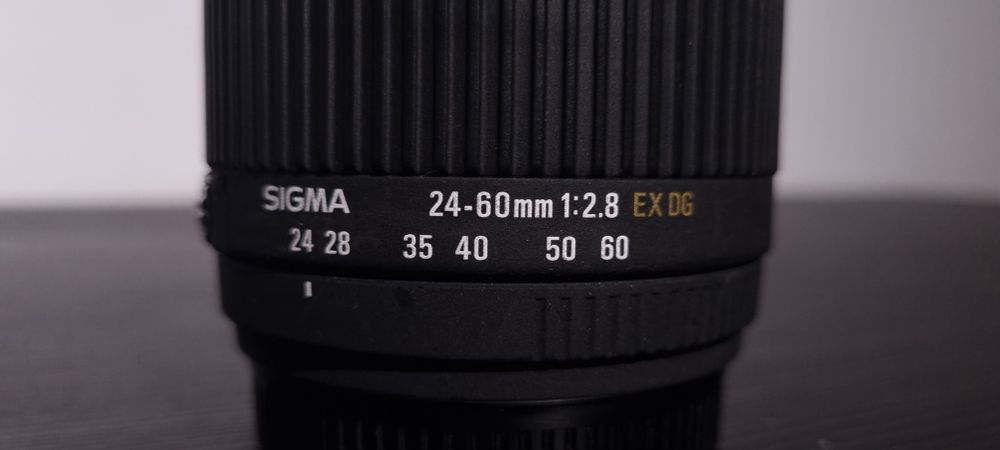 Sigma 24-60mm f/2.8 Canon EF full fame