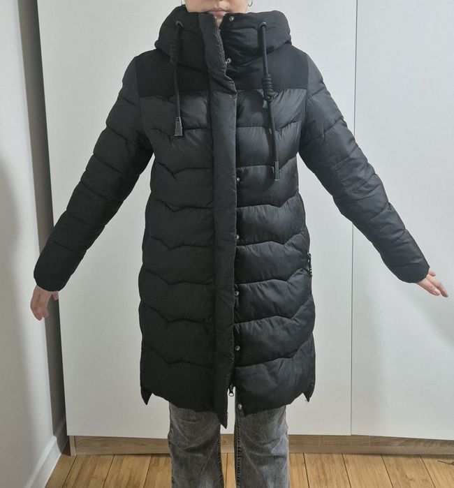 Зимняя куртка в идеальном состоянии