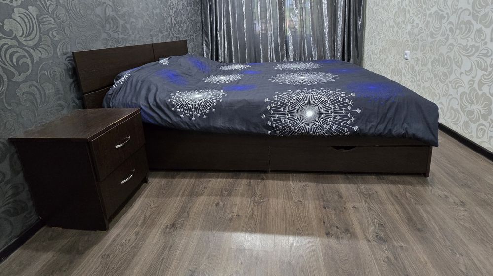 Продам двуспальную кровать