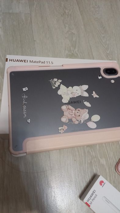 Продам Чехол для планшета  почти  новый