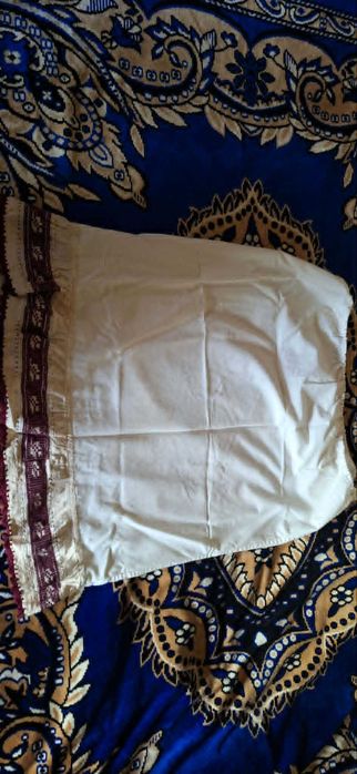 Vând costum popular național din zona Călimănești (VL), vechi de 100 de ani.