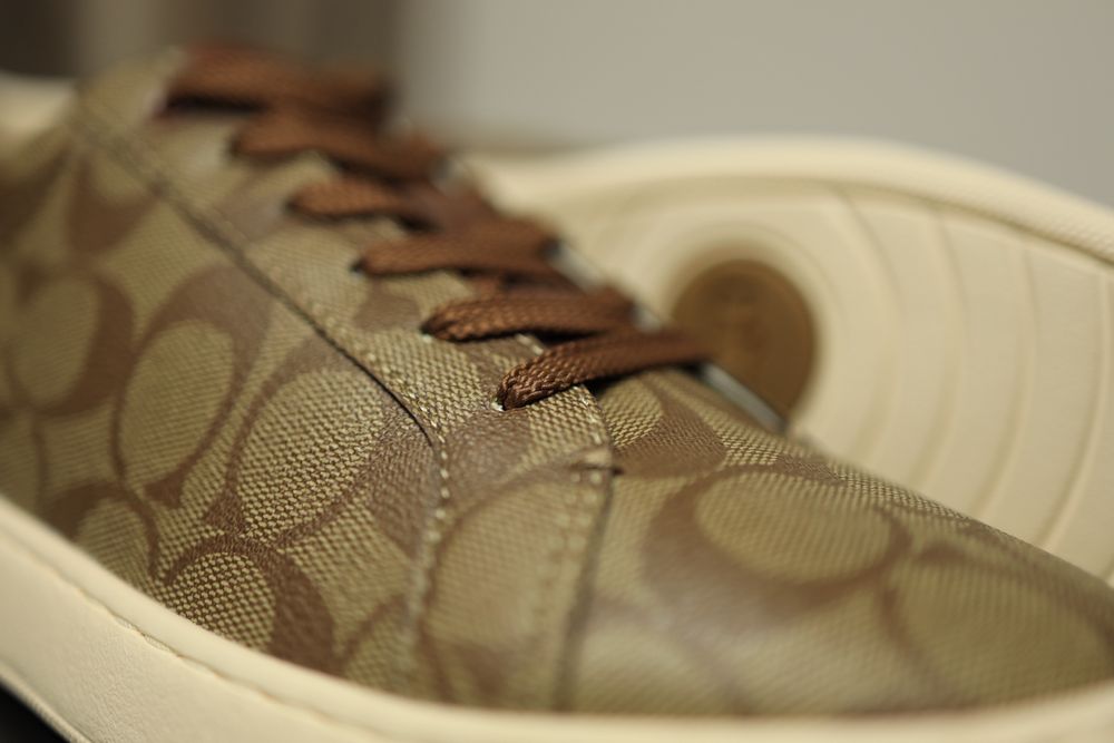 Продам новые кросовки Coach