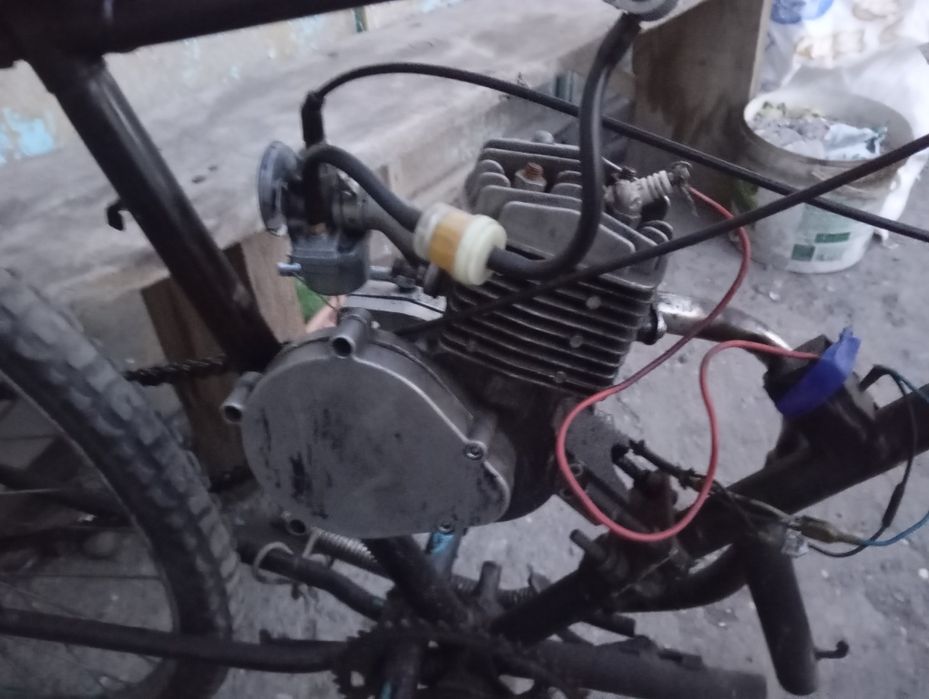 (дырчик)Мотор  f50 с рамой