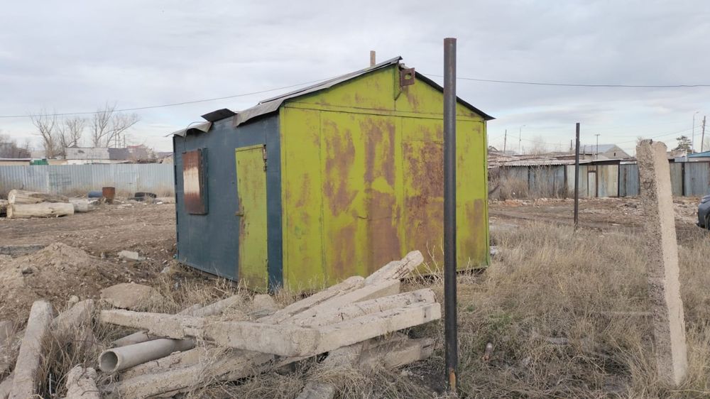 Продаю домик . Будка,контейнер