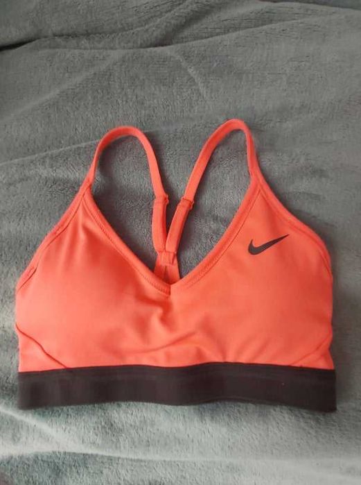 Спортен сутиен Nike
