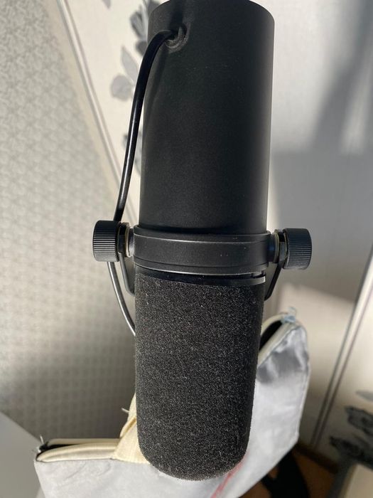 Продаю микрофон студийный!