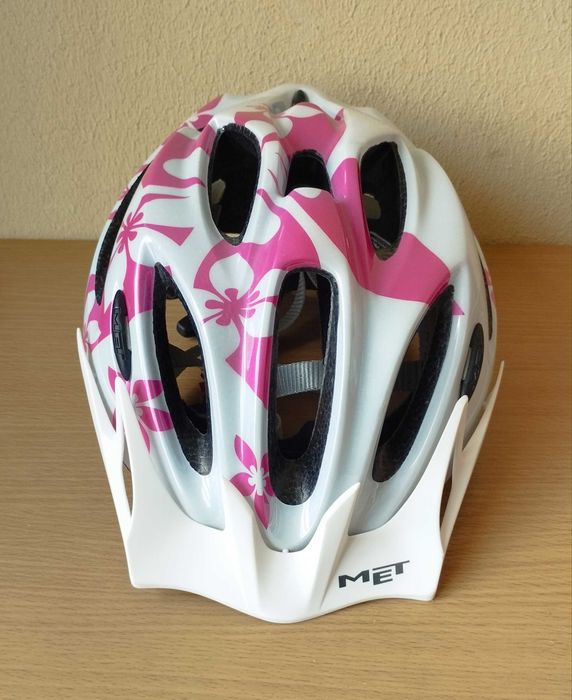 MET - Италианска каска за велосипед