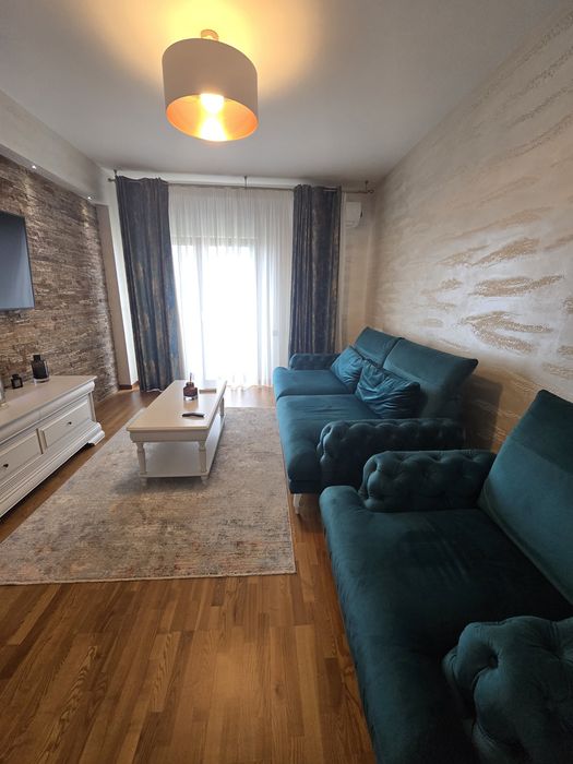 Vand apartament cu doua camere