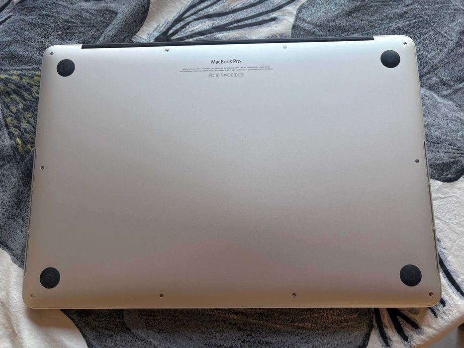 MacBook Pro (15-inch, Mid 2012) 2,6 GHz Intel Core i7, 8GB RAM, 512GB