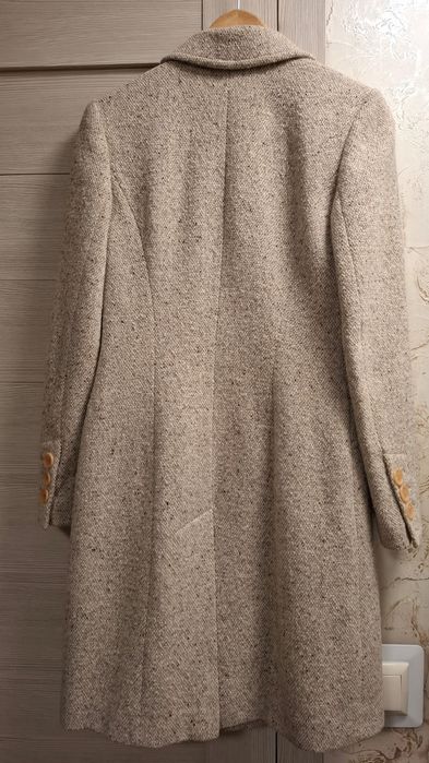 Красивое пальто в крапинку, шерсть 80%