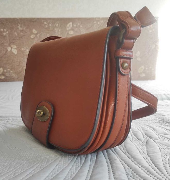 Женская сумка через плечо