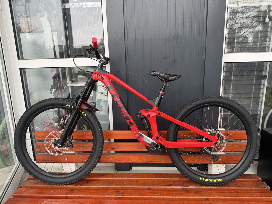 Планински велосипед Мекица Trek Slash 7 за скачане. 27,5/M