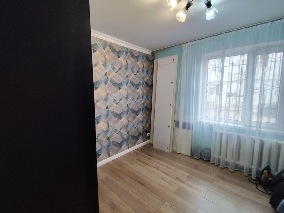 Продам 4х ком квартиру в центре города.