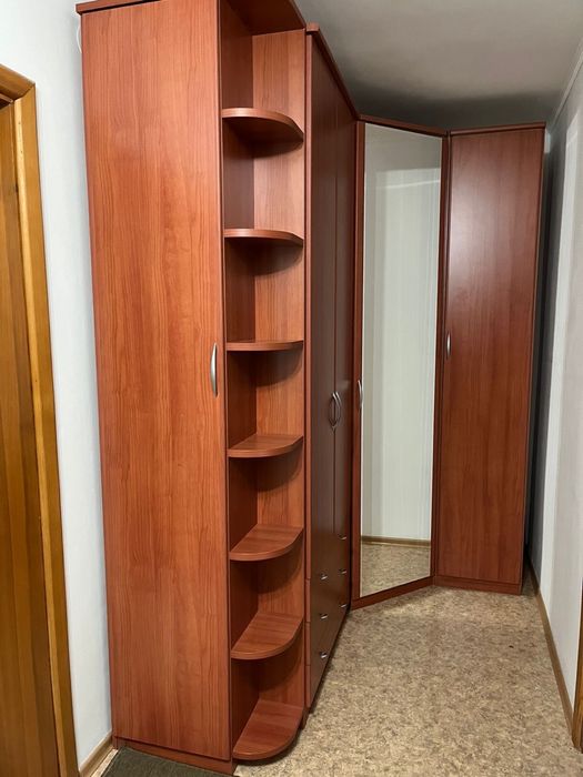Продам угловой шкаф
