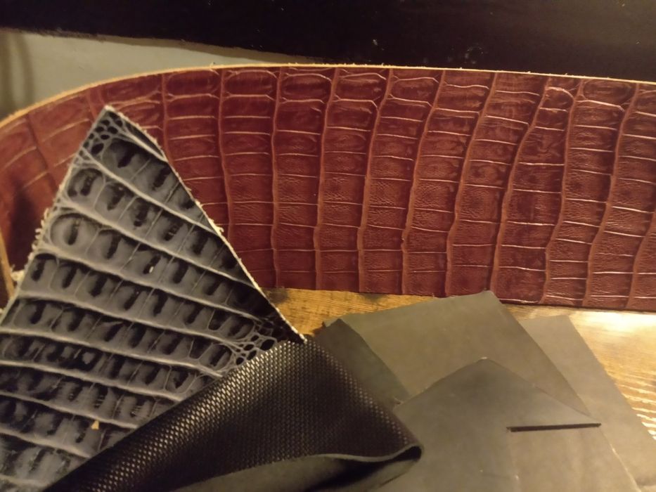 Bucati medii si mici de piele dura