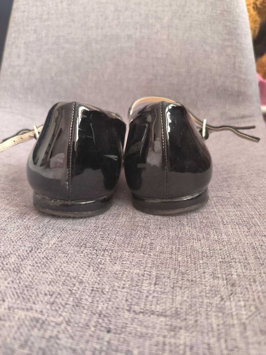 Лачени балеринки ZARA