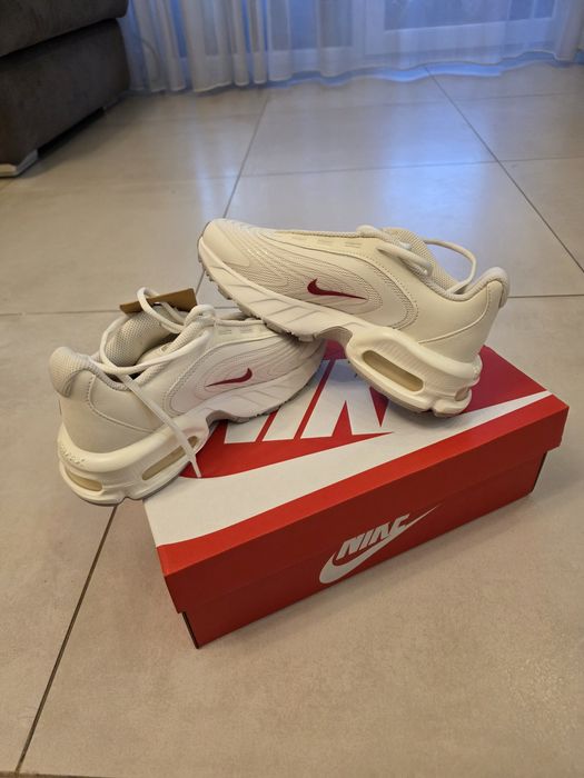 Vând adidasi Nike Air Max