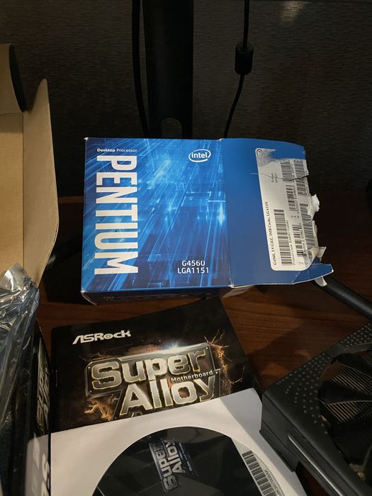 Комплект- дъно,процесор,рам, видеокарта и подарък захранване