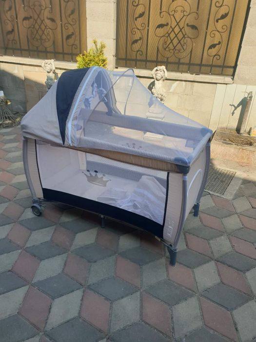 Vând pătuţ bebe în stare bună