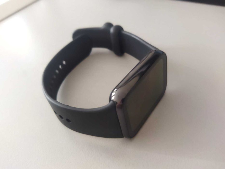 Продавам Xiaomi Mi Band 8 Pro в идеално състояние!