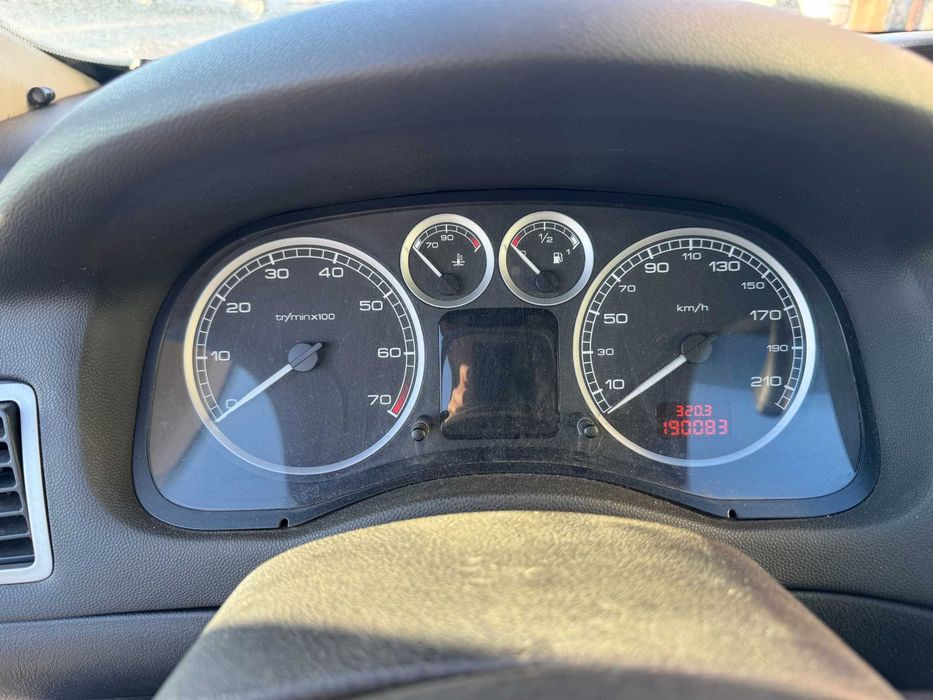 Peugeut 307 benzina 1,6 masina buna,stare perfecta