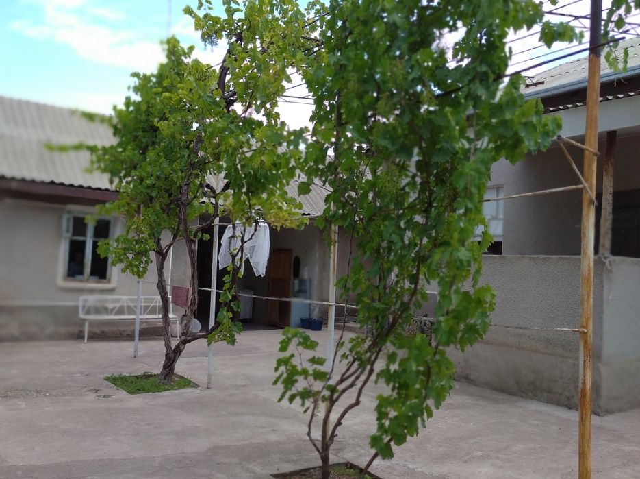 Срочно продам земельный дом в хорошем месте. Шочилинч уй жой сотилади.