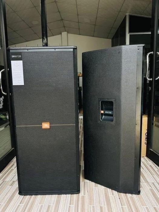 Акустическая система JBL SRX 725