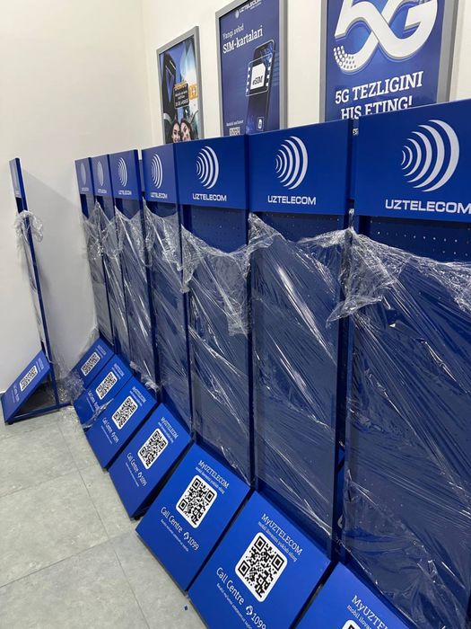 Стеллаж полка витрина стойка для рекламы