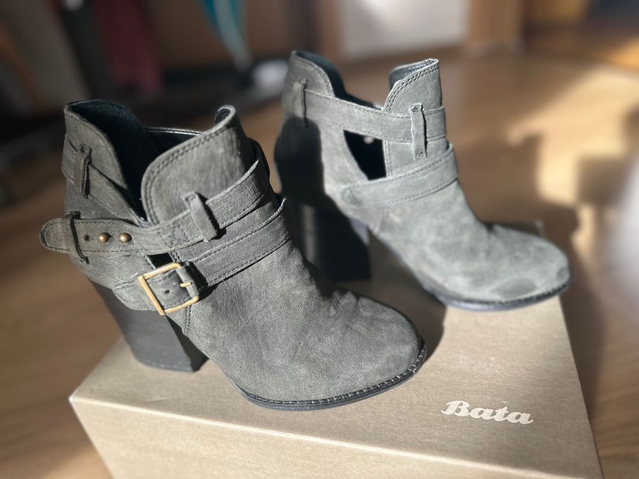Дамски обувки - естествена кожа Bata
