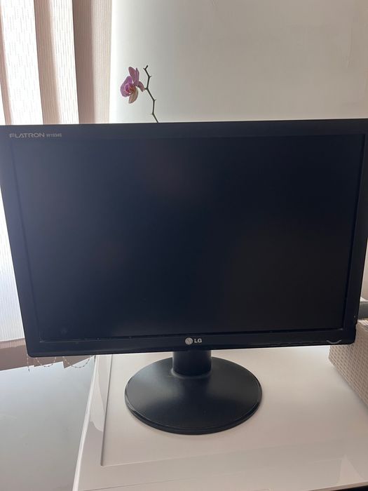 Монитор LG Flatron W1934S