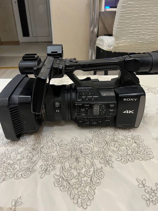 Sony FDR-AX1 4K Професионална Видеокамера