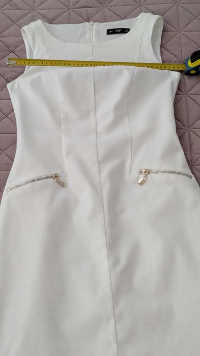 Vand rochie alba chic