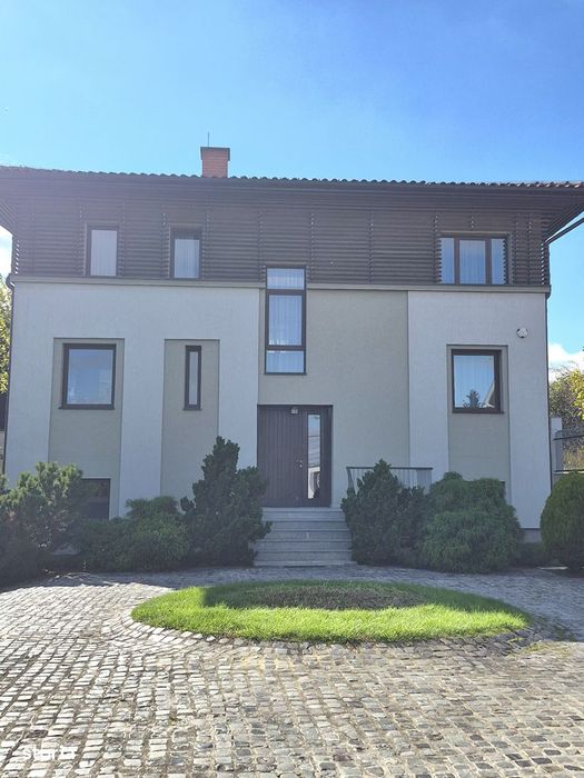 Vilă cu design unic, cartierul Europa