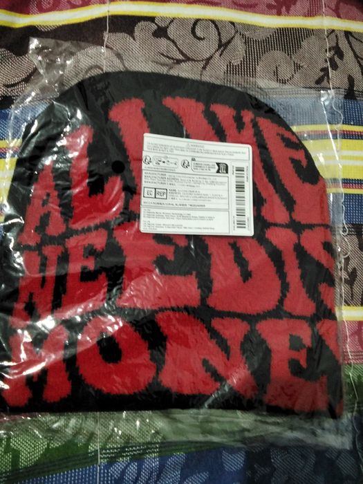 Шапки модные и теплые