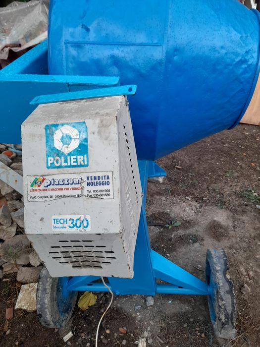 Vînd betonieră silențioasă fără coroană 300 litri preț 800 euro