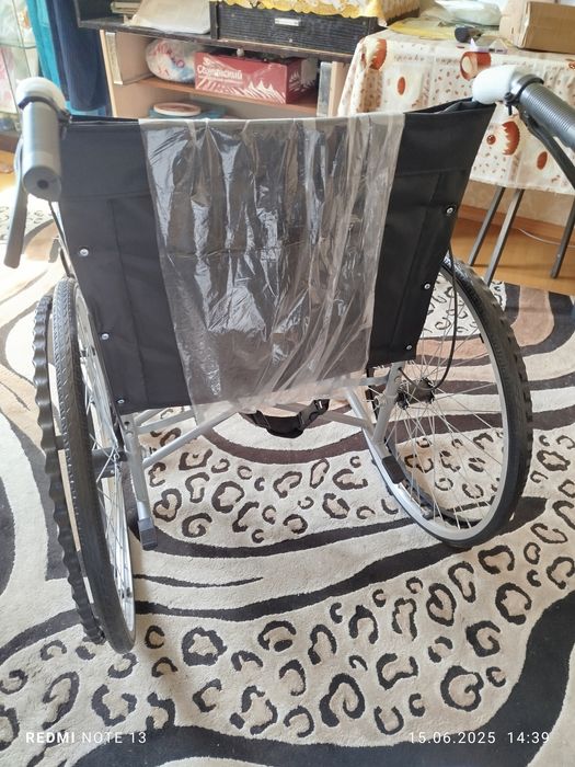 Инвалидная коляска (новая)