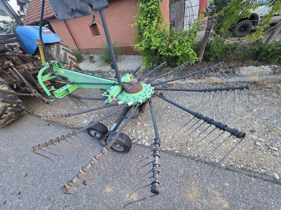 Grebla adunat fan deutz fahr 4621 hidraulica de 4  metri tandem