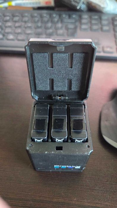GoPro HERO8 аксесоари + 3 батерии Probty 1680mAh + тройно зарядно + калъф
