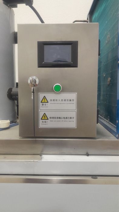 "Чешуйчатый льдогенератор Icesnow (1 тонна/сутки) — 2025 г.в."