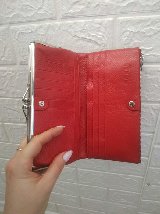 Дамски портмонета