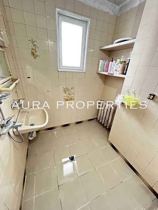 Продава се Тристаен апартамент в Разград, Житница - 110 кв.м за 673 €/кв.м - Снимка #12