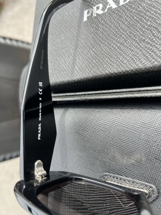 Слънчеви очила Prada