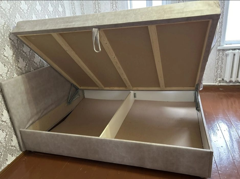 Продам спальную кровать