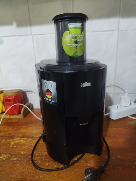 Соковыжималка продам