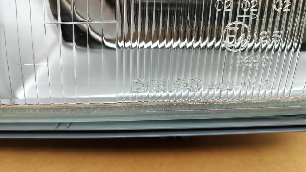 Мерс 124 фара депо Тайвань