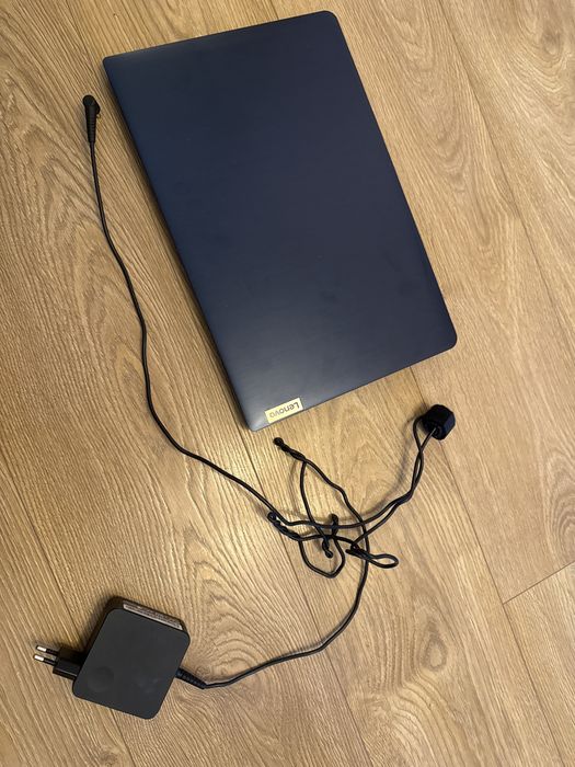 Laptop LENOVO IdeaPad 3