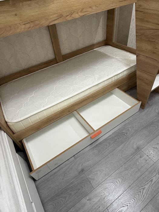 Продам двухспальную кровать