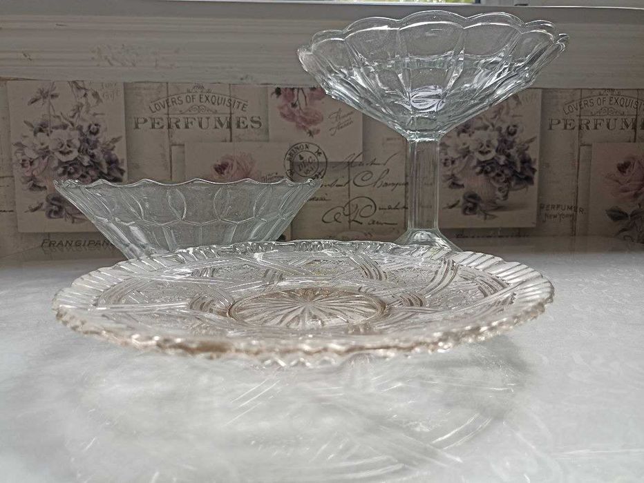 В идеальном состоянии. Большие тарелки(ляганы), вазы из стекла. СССР.