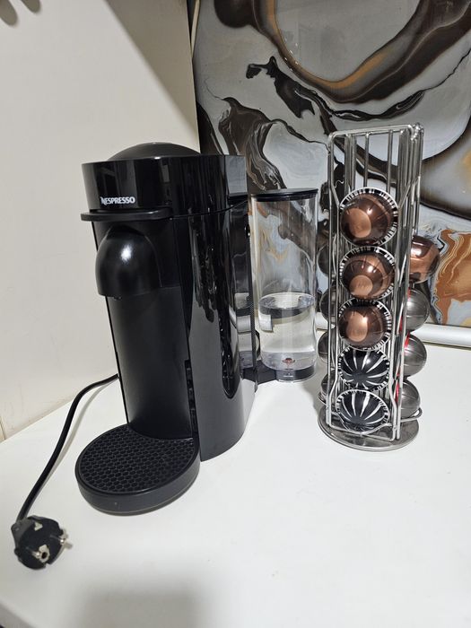 Espressor Nespresso Vertuo Plus D + suport rotativ + capsule, ca noi