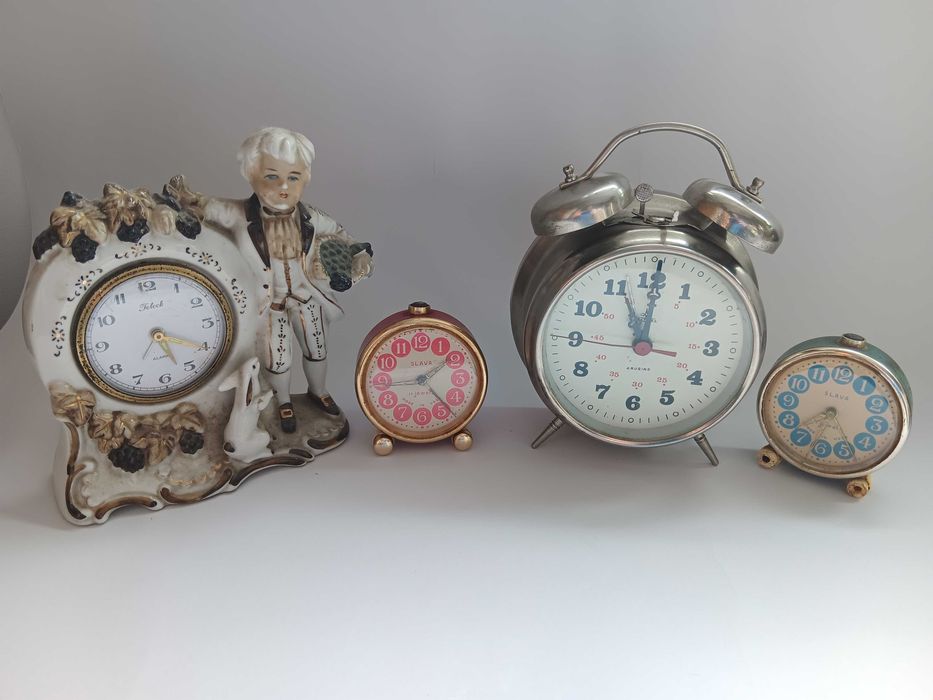 ceasuri de masa ,mecanice, nefuncționale, Aradora,Slava,vechi Comunism